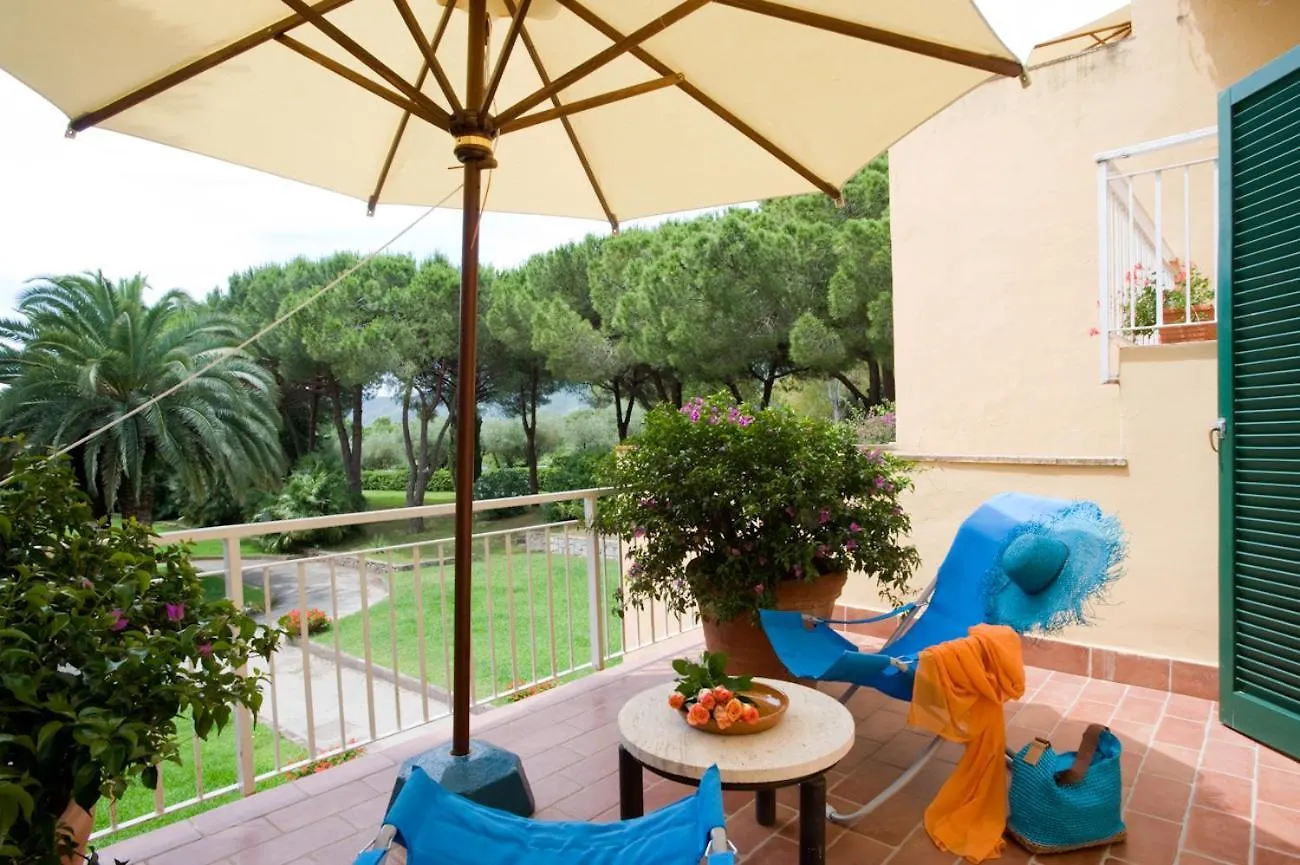 **** Resort Hotel Club Lacona Italy