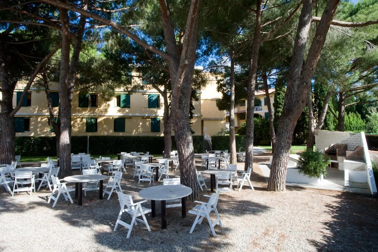 Hotel Club Lacona Resort