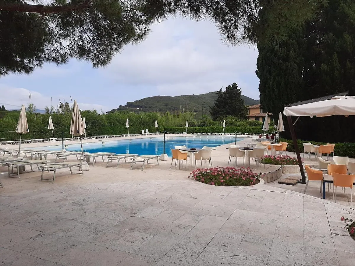 Hotel Club Lacona 4*,