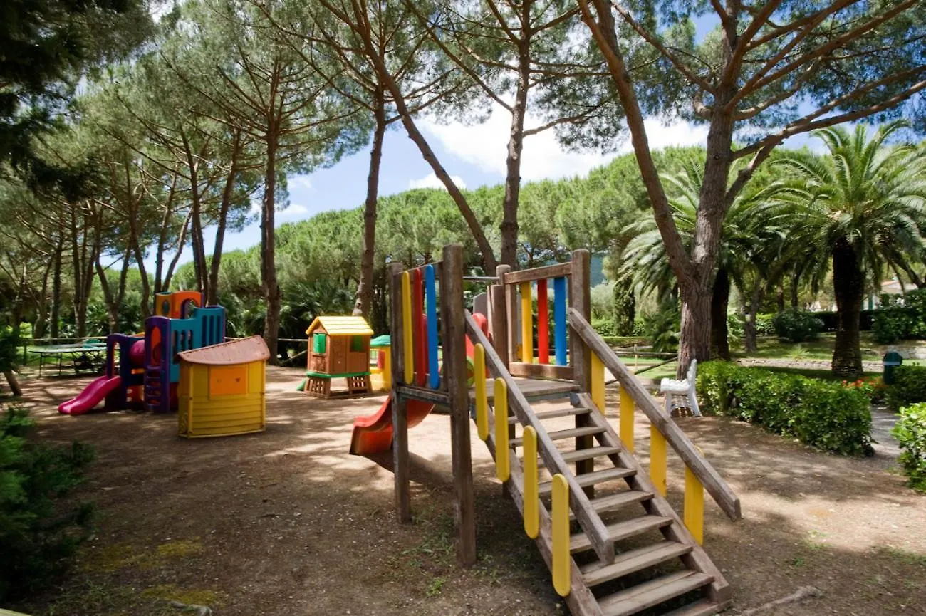 **** Semesteranläggning (resort) Hotel Club Lacona Italien