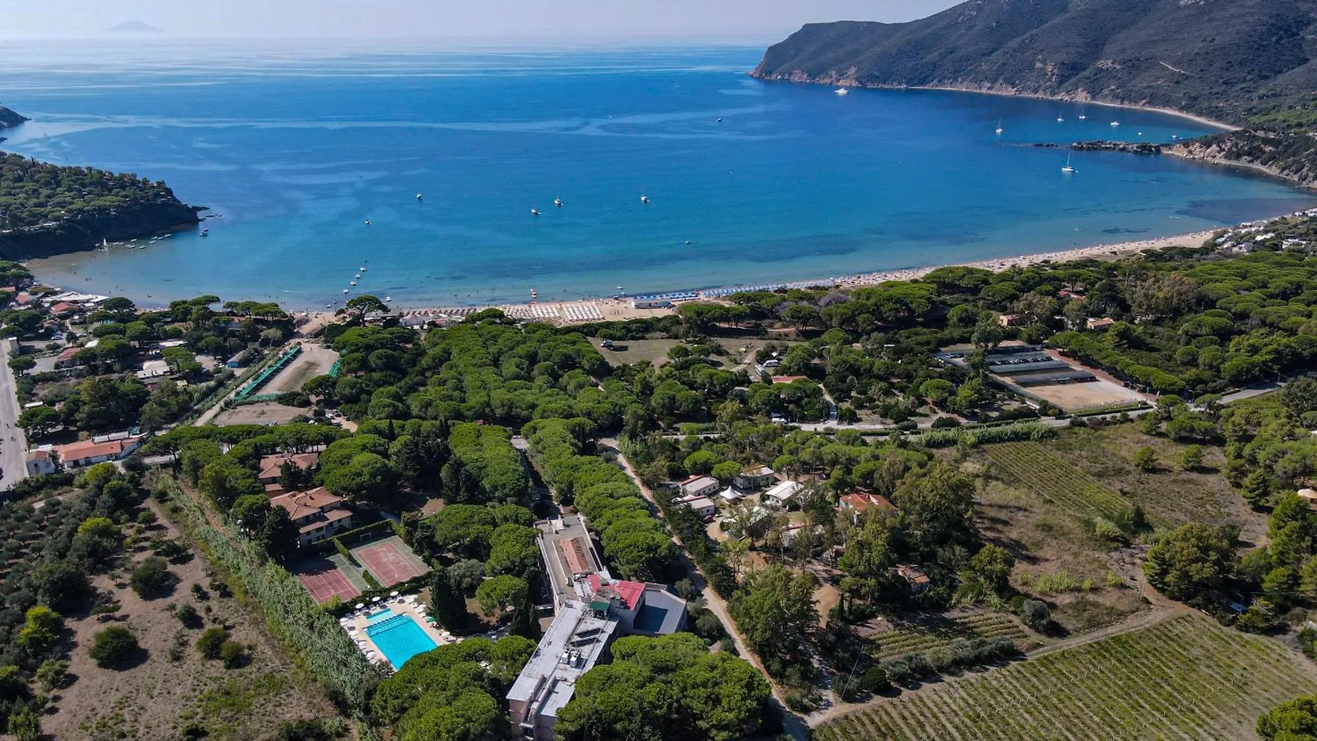 Hotel Club Lacona Resort